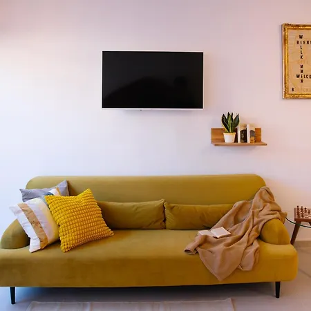 La Apartment *