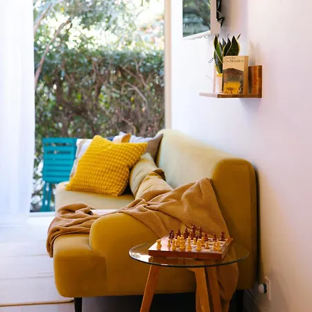 Apartment La *